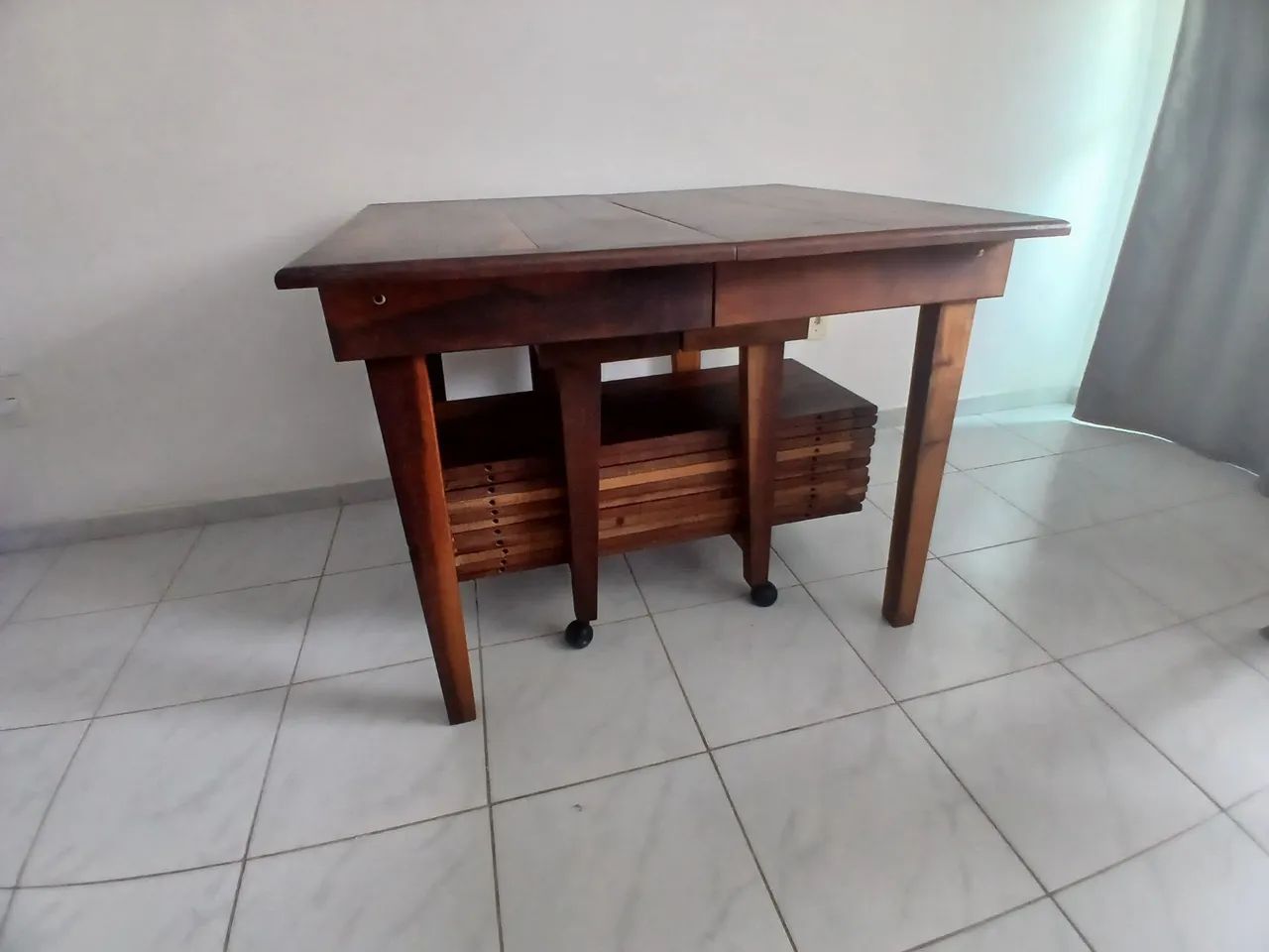 Mesa Elástica Rústica Madeira Maciça Imbuia usada - Foto 4