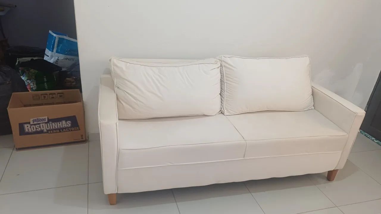 Sofá 4 lugares semi novo 