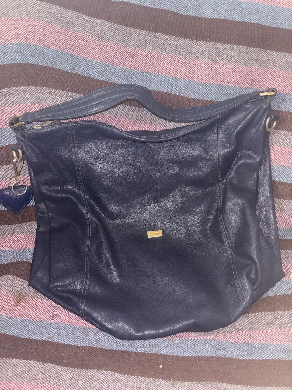 Bolsa de couro da marca Laci Baruffi usada