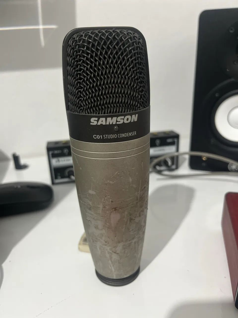 Audio Interface + Condenser Microphone428513144750755841