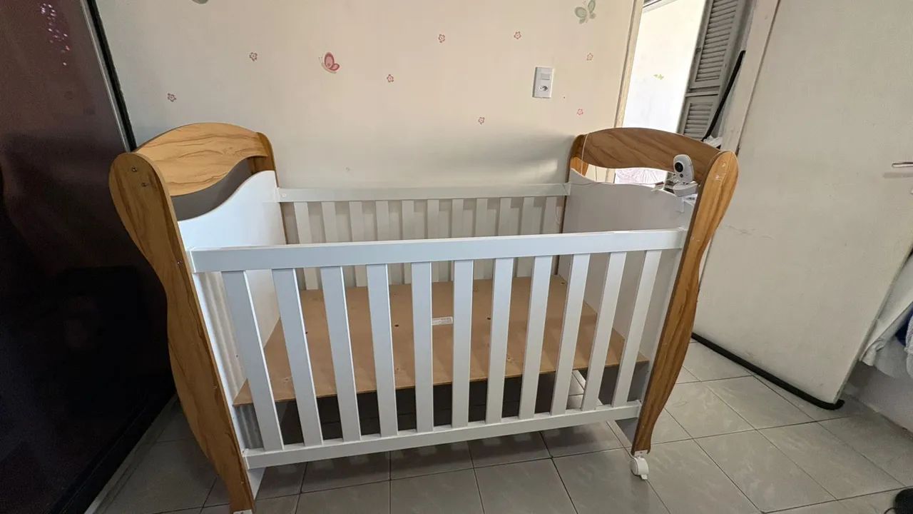 Berço Americano junior 2 em 1 vira cama  - Foto 2