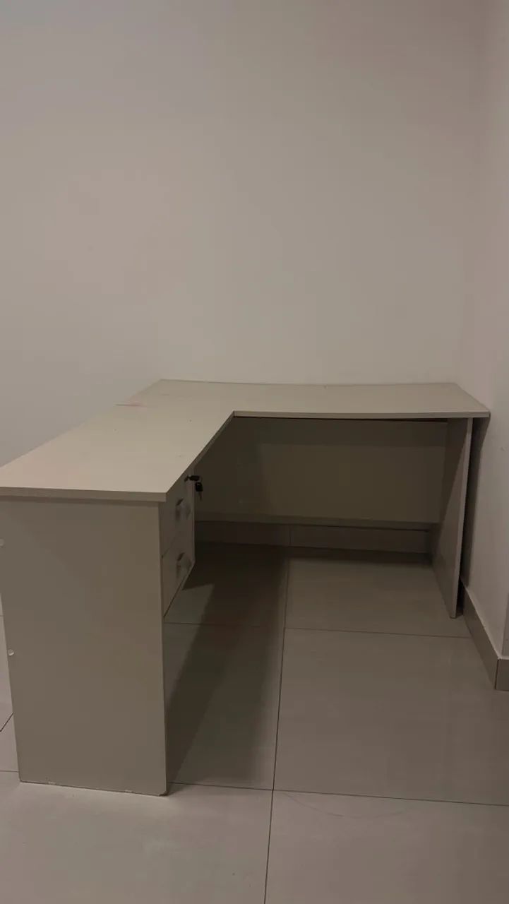 ESCRIVANINHA L ESCRITÓRIO USADA