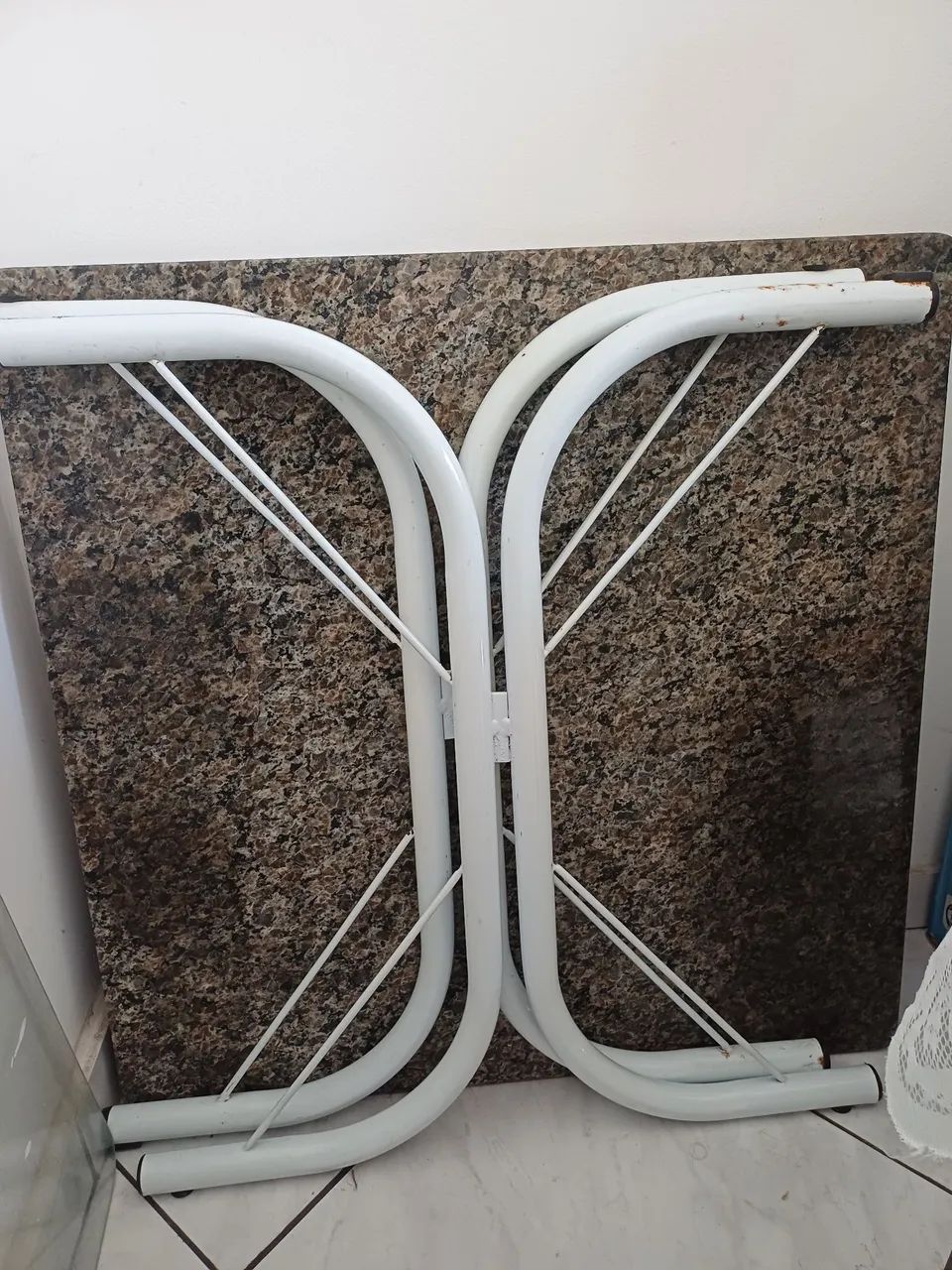 Vendo uma mesa, sem cadeiras  - Foto 2