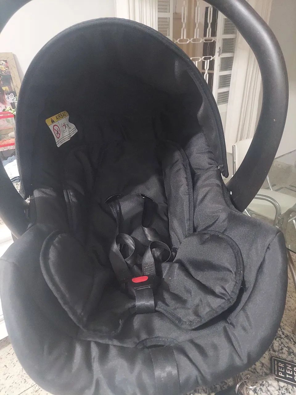 Vendo carrinho de bebe com bebe conforto - Foto 4