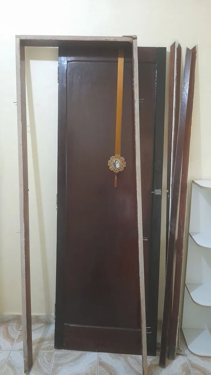 Porta madeira maciça lisa ambientes internos comp 2,10 largura 70  completa forramento ali - Foto 5