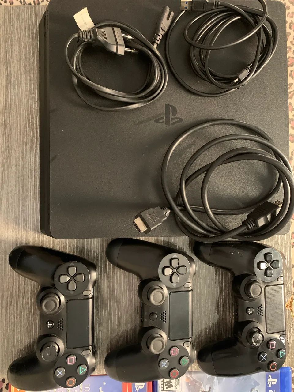 PlayStation 4 Slim 