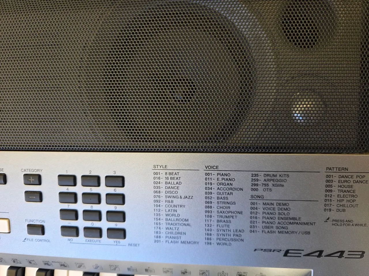 Teclado Yamaha E443 - Foto 2