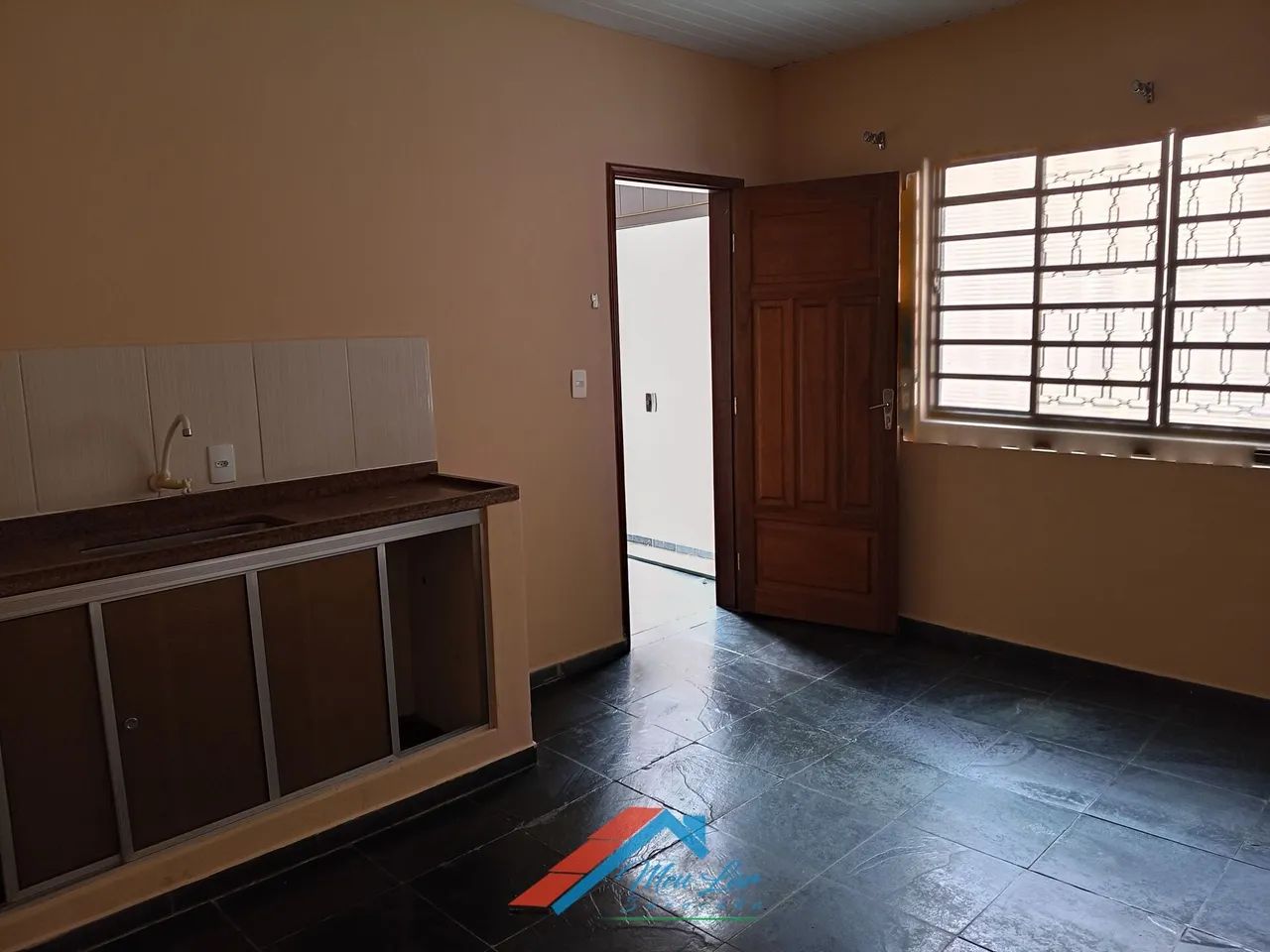 IMÓVEL EM EXCELENTE LOCALIZAÇÃO E ÓTIMO PREÇO - Foto 2