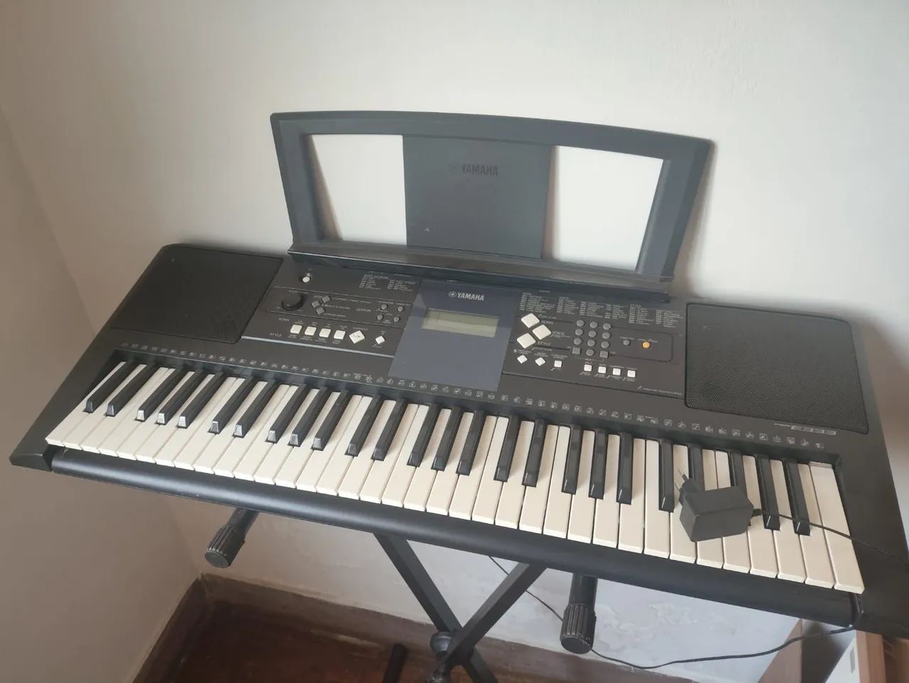 Teclado YAMAHA PSR-E333 - Foto 2