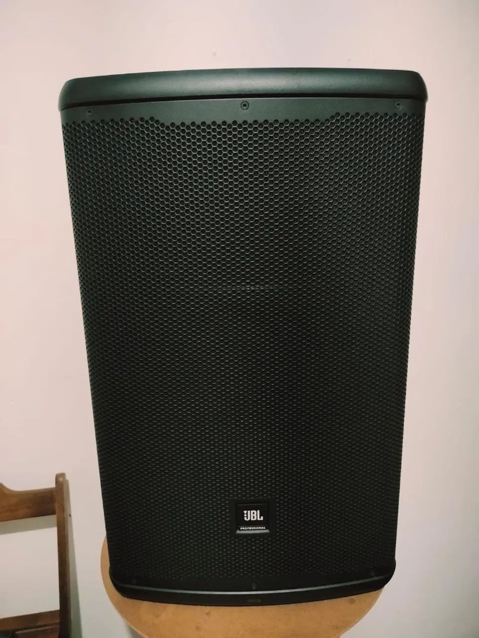 caixa JBL Eon 715 profissional  - Foto 2
