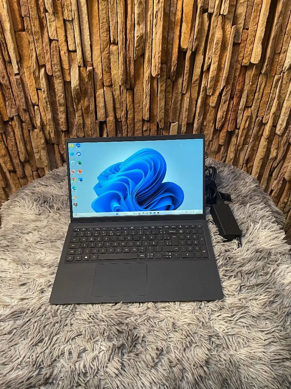 Notebook Dell semi novo 