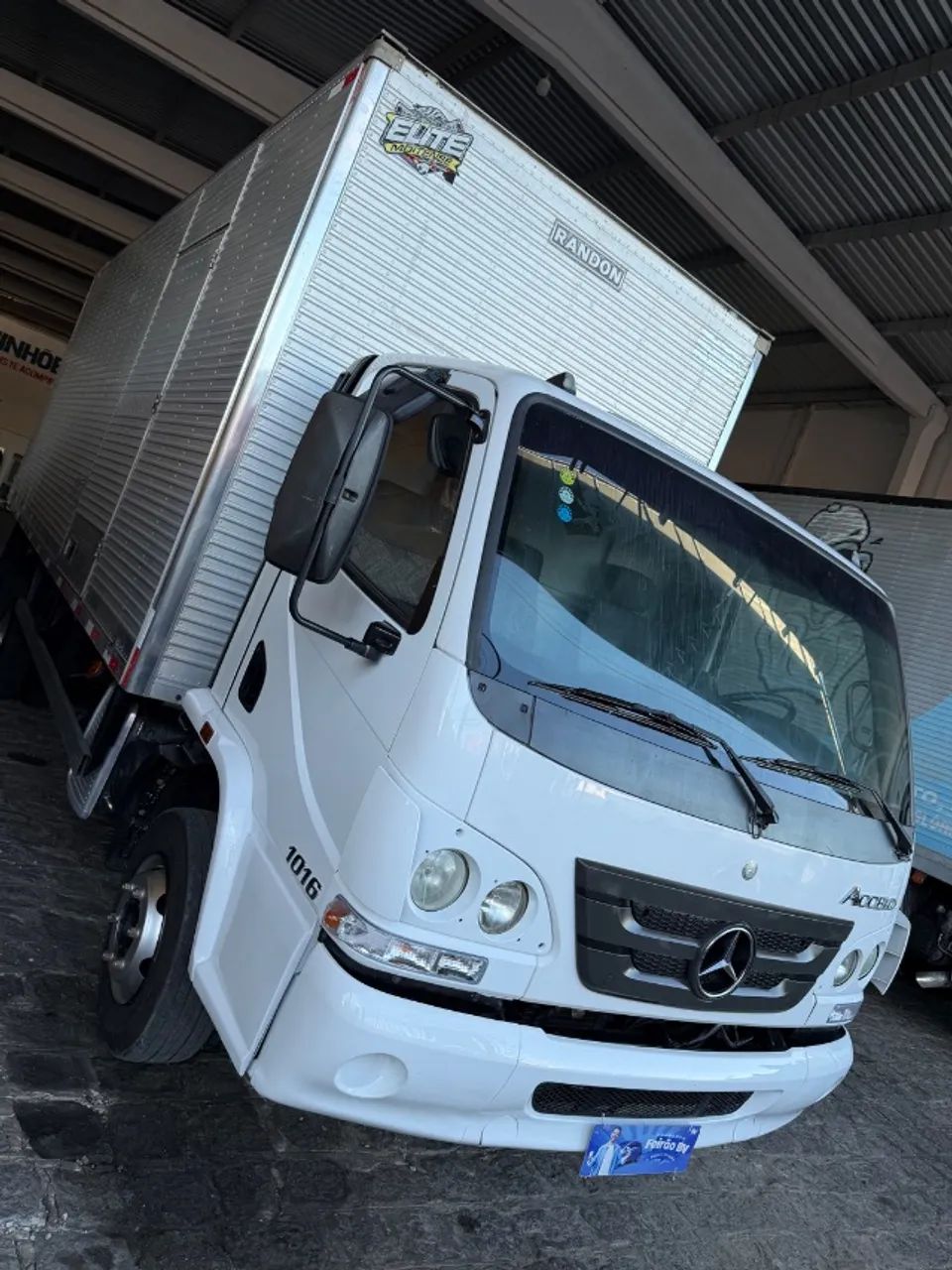 1016 único dono Truk km baixo  - Foto 5