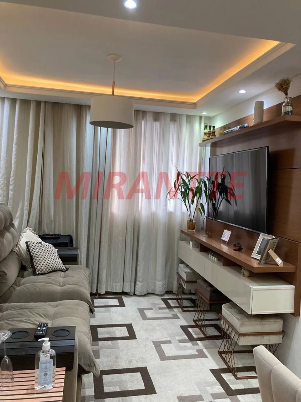 Apartamento de 45m² com 2 quartos em Vila Galvão