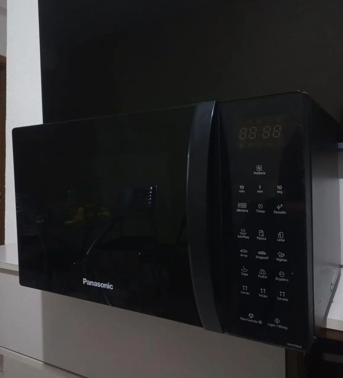Microondas Panasonic 34L preto 