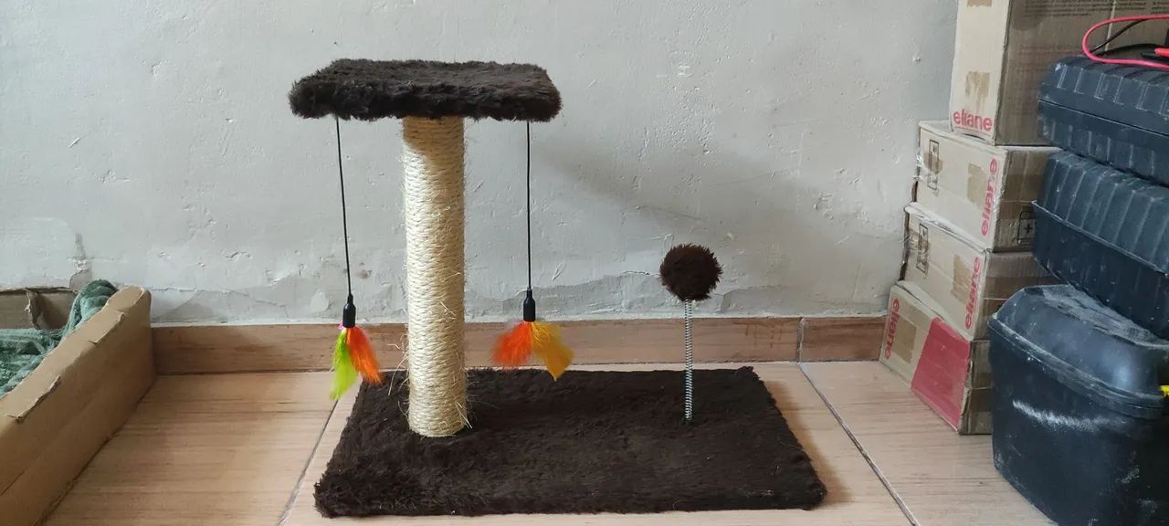 Arranhador para gatos poste brinquedo bolinha interativo 