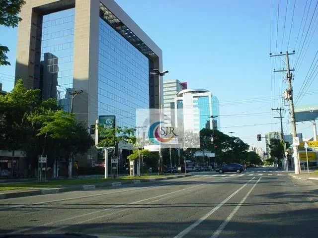 Conjunto Comercial de 442m² com 8 vagas na Av. Berrini