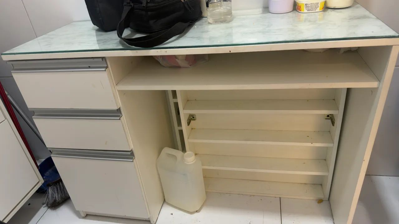 MESA MANICURE OU ESTUDOS PLANEJADA