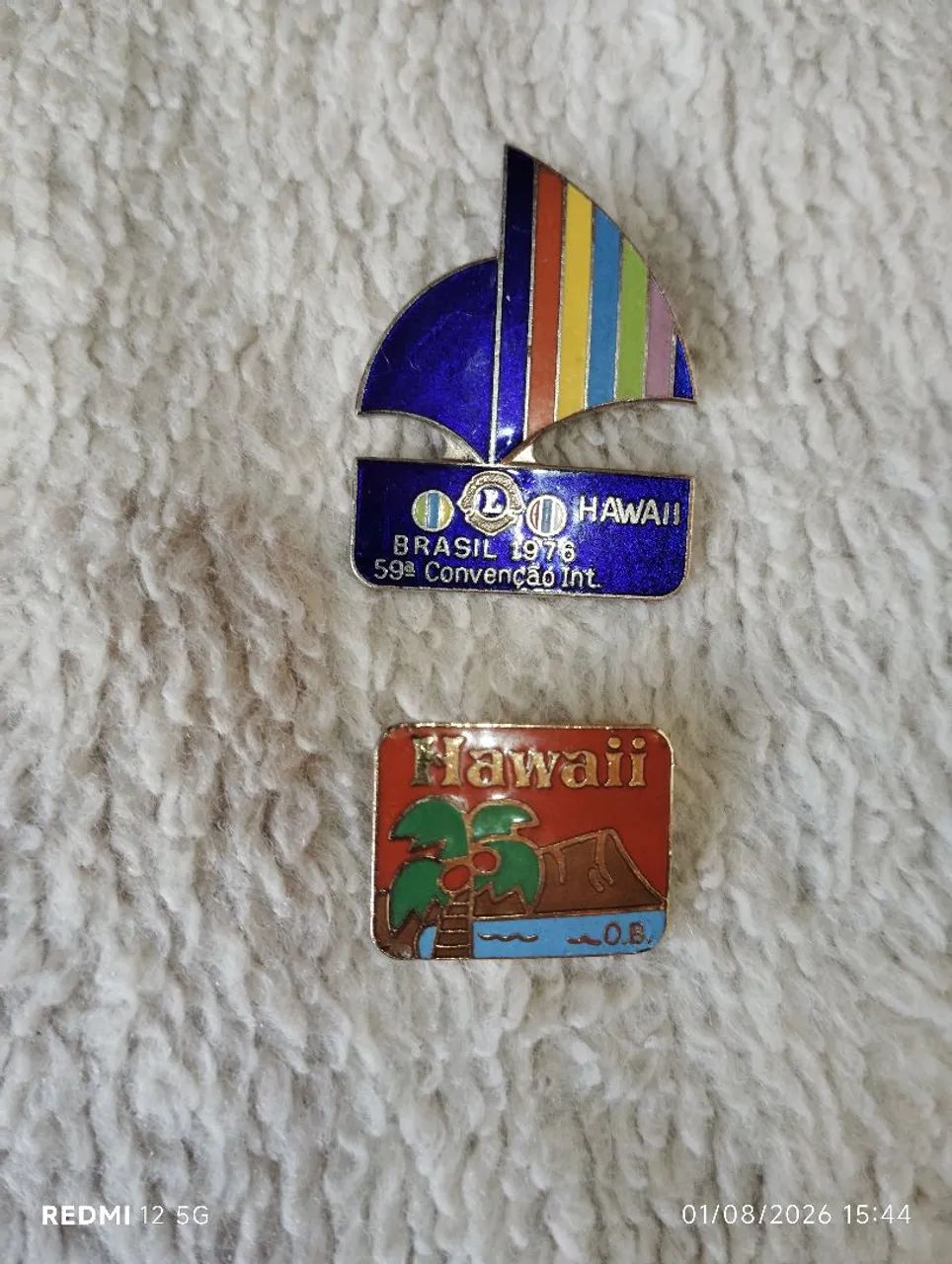 Broches botons