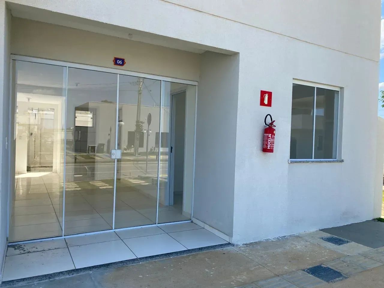 APARTAMENTO COM 2 QUARTOS SENDO UMA SUÍTE E QUINTAL - Foto 4