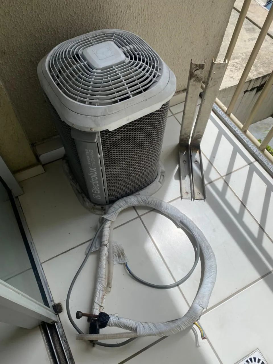Ar condicionado Electrolux Split 12 mil BTUs pouco usado - Foto 3