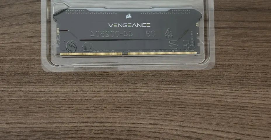 Memória RAM Corsair Vengeance RGB PRO SL 32GB DDR4 3200 MHz C16