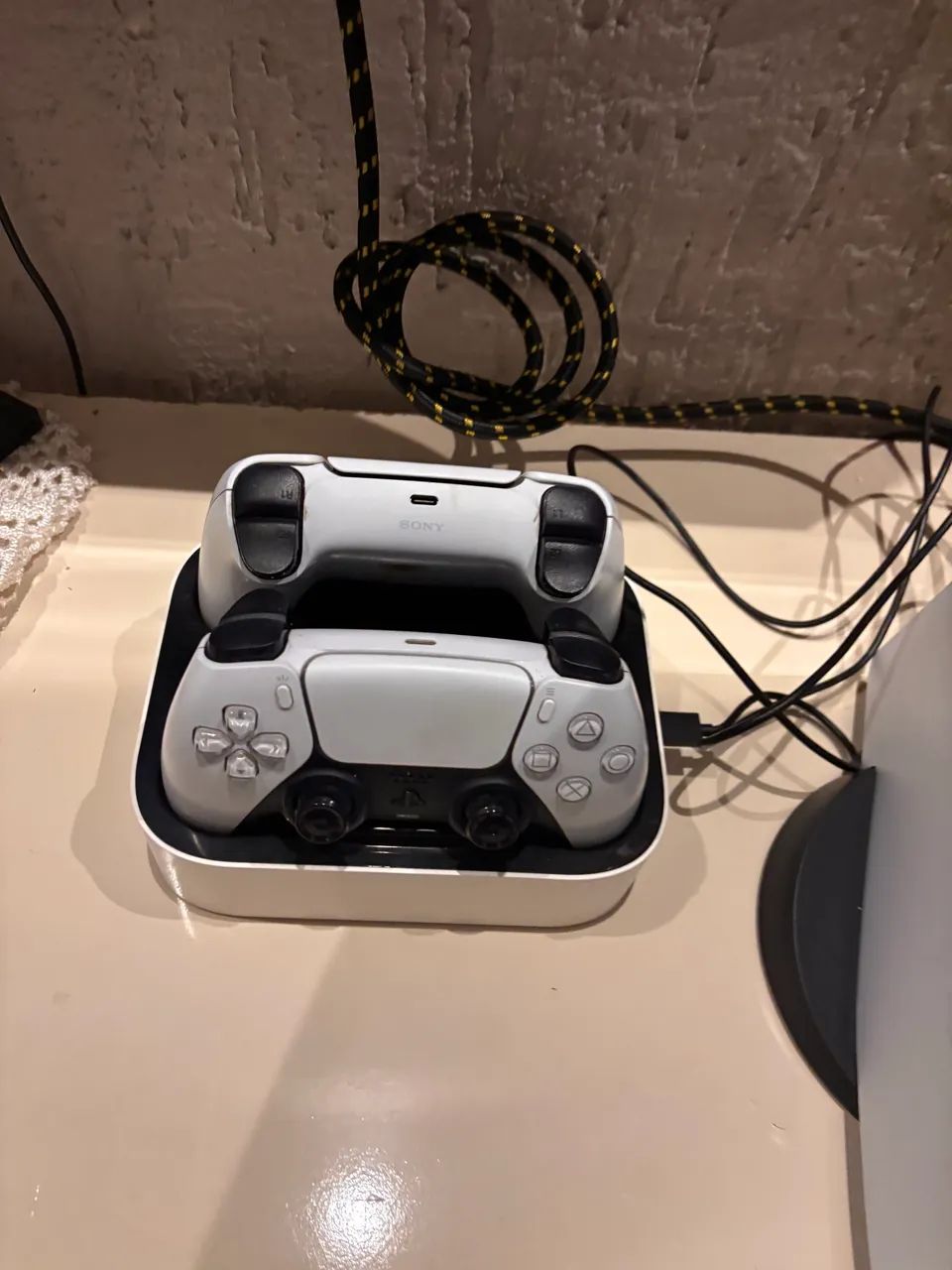PlayStation 5 com 2 controles - Foto 3