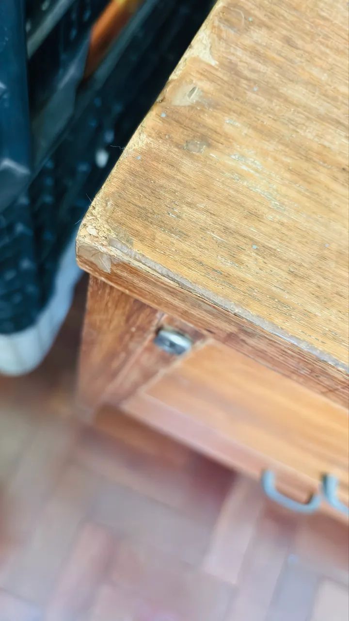 Mesa de madeira maciça com gavetas - Foto 4