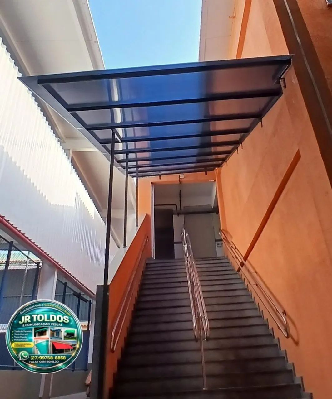 Toldo em policarbonato para escada fabrico sobre medidas  - Foto 4