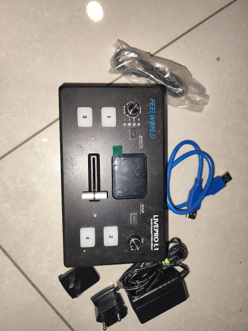Switcher de Vídeo LivePro L1 - Novo, Nunca Usado