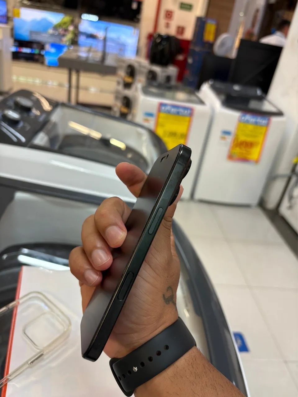 IPHONE 16 PRO - Foto 2