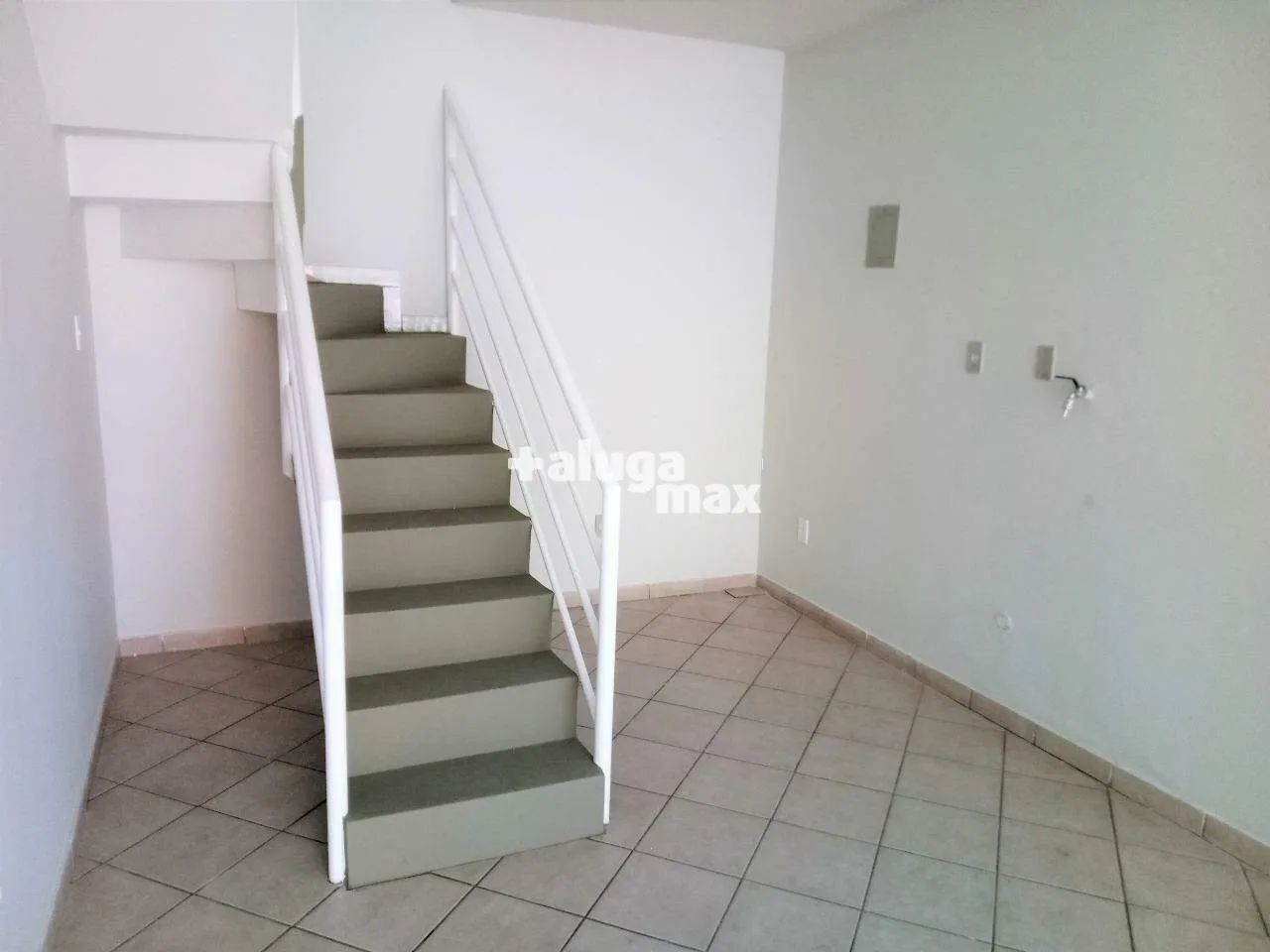 Casa com garagem no Estoril - Foto 4