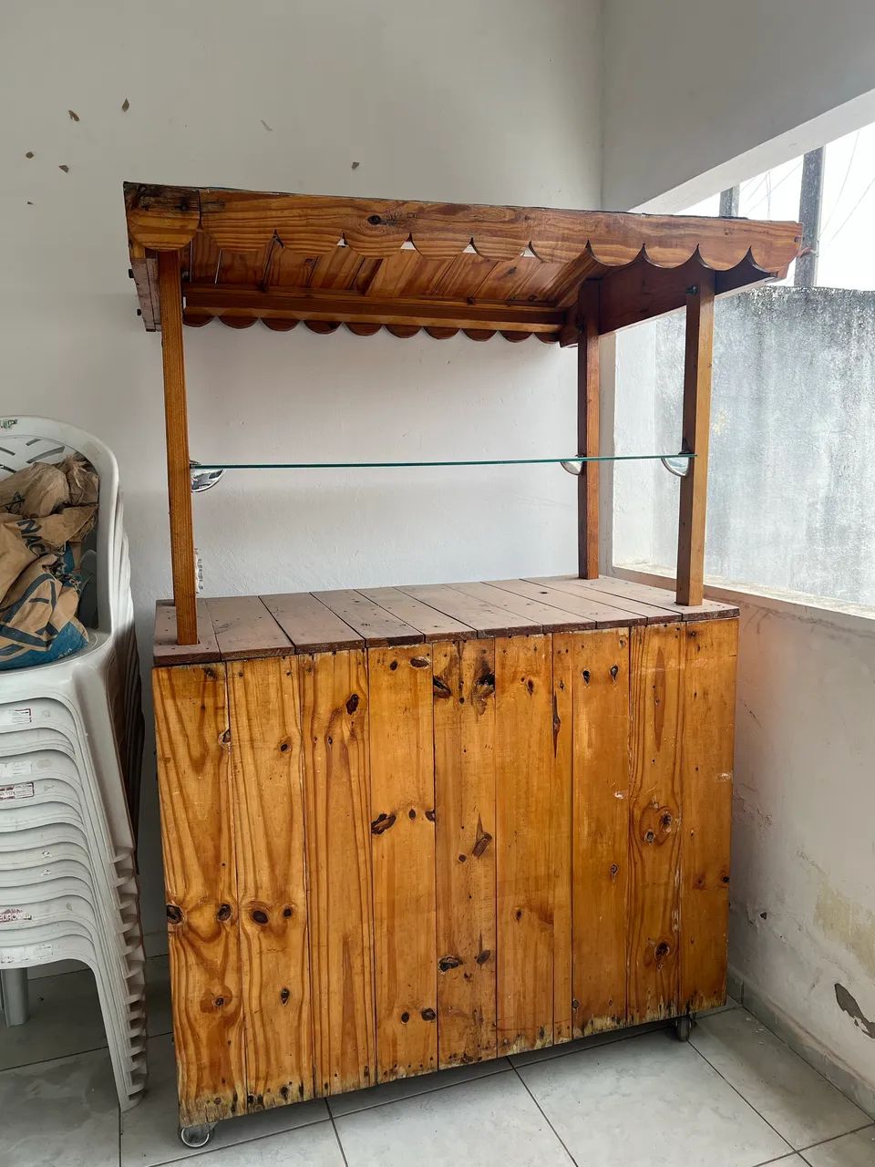 Barraca de Madeira Artesanal com Rodinhas - Ideal para Eventos e Vendas