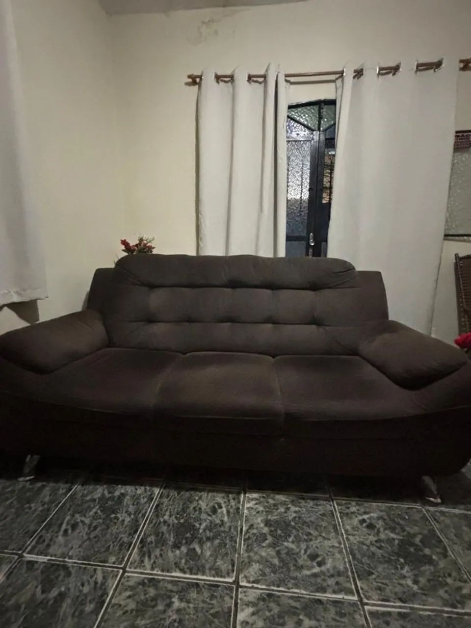 Vendo sofá semi novo 2 e 3 lugares