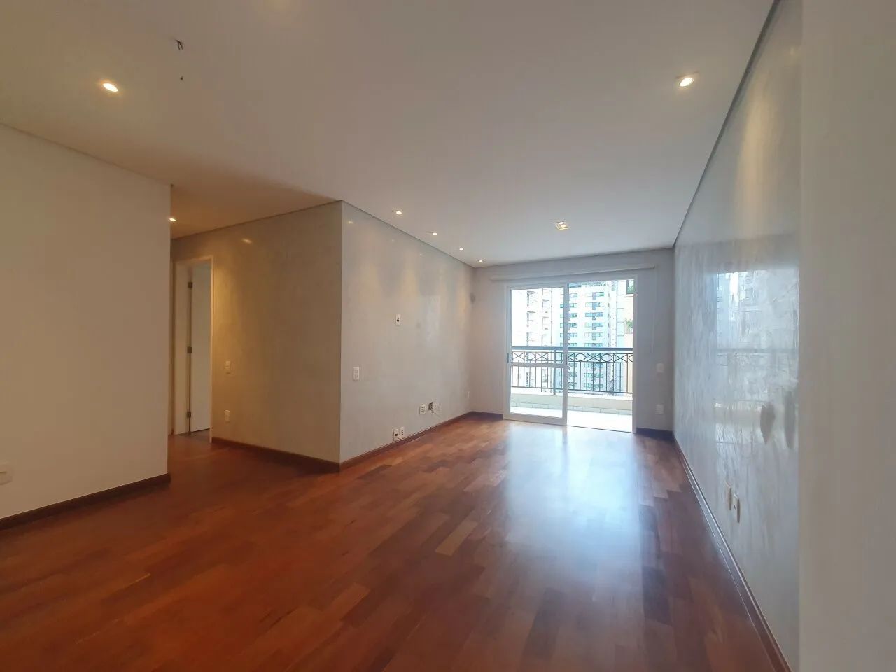 Residencial La Galerie, apto disponível para locação com 71m², 02 dorms e 01 vaga.