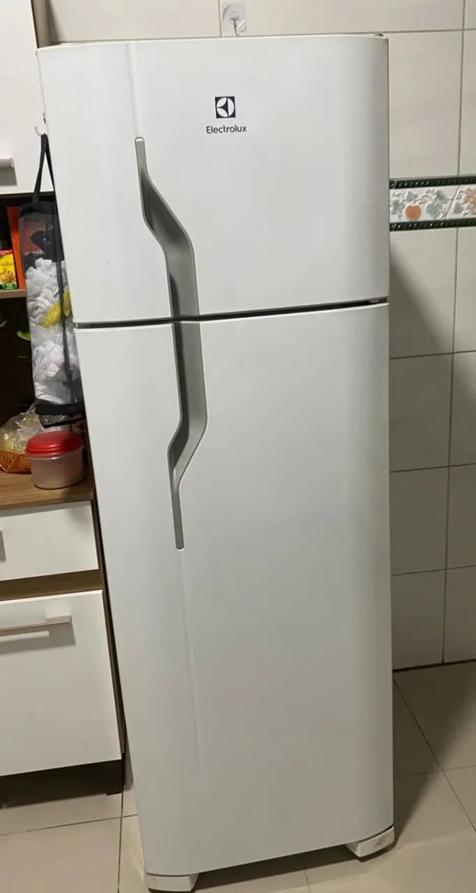 Geladeira Eletrolux 110v