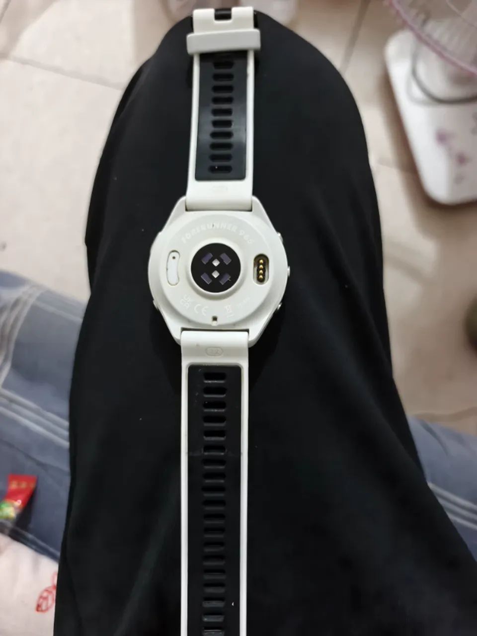 Relógio Smartwatch Garmin Forerunner 965 - Foto 2