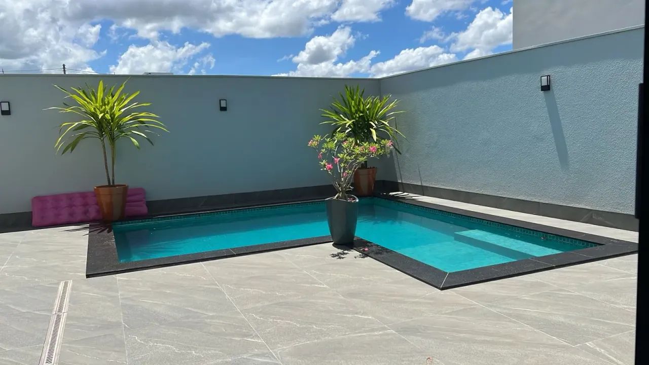 CASA À VENDA COM 3 SUÍTES - CONDOMÍNIO MANACÁ - Foto 2