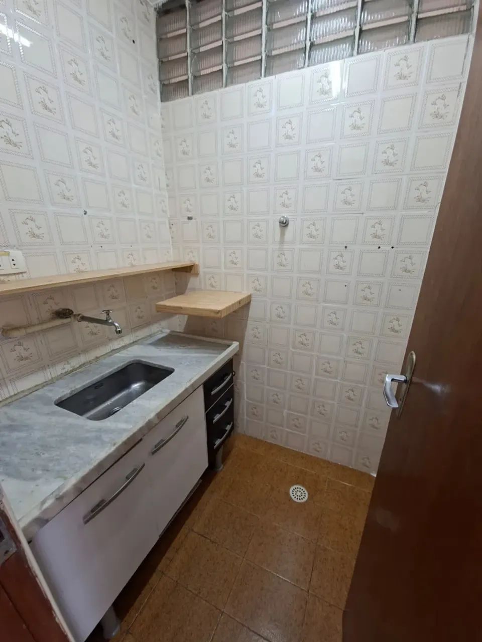 Sala comercial com 02 salas, recepção, wc e copa no Embaré em Santos/SP - Foto 5