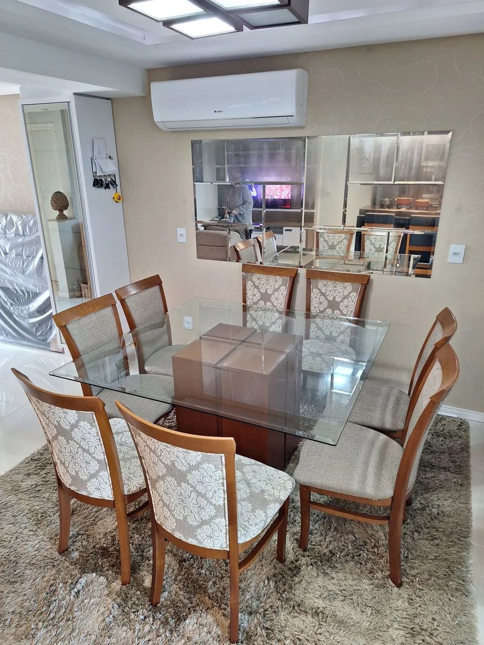 Vendo mesa com 8 cadeiras - Foto 3