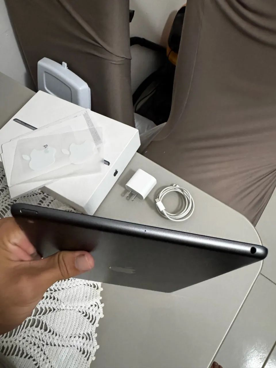 IPad 9ª Geração 64GB Space Gray - Completo + Capa com Teclado iPlace - Foto 5
