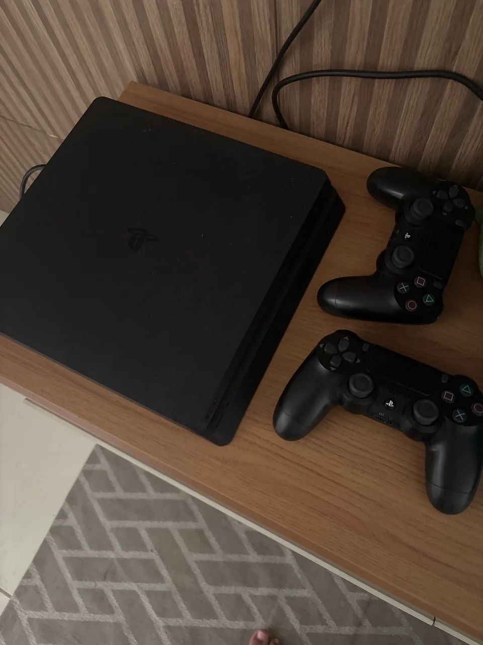 Ps4 semi novo sem marcas de uso só pegar e jogar  - Foto 2