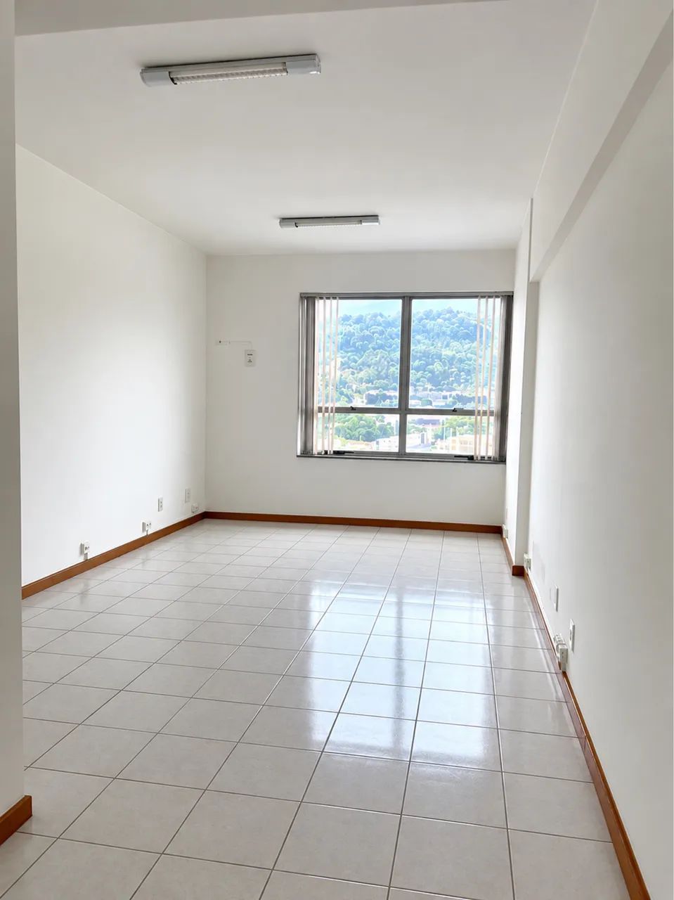 Salas Comerciais - Edifício Verona, Av. Leitão da Silva, Vitória/ES - Foto 2