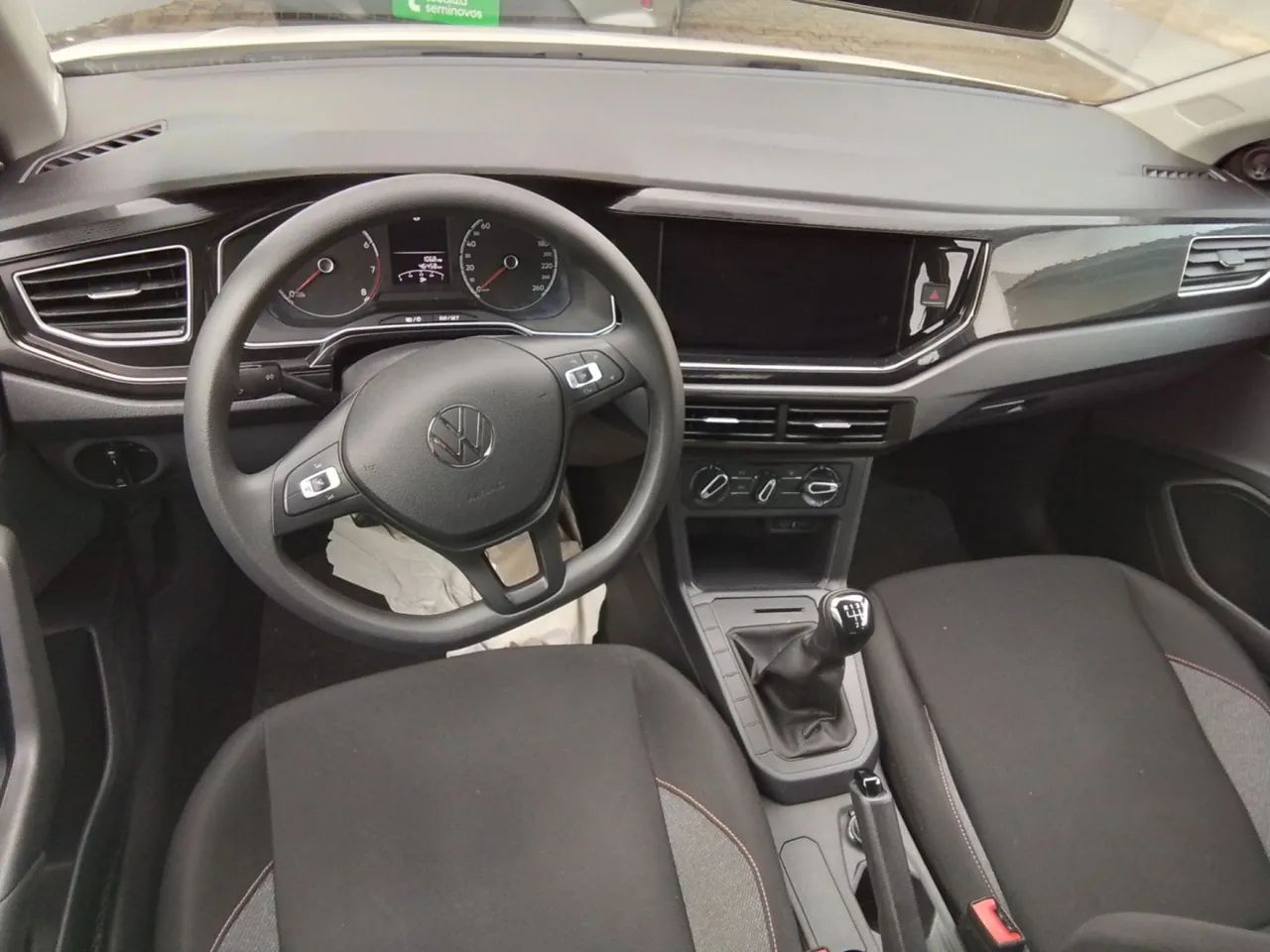 Volkswagen Polo Track 1.0 Flex 12V 5p, foto 10 de 12