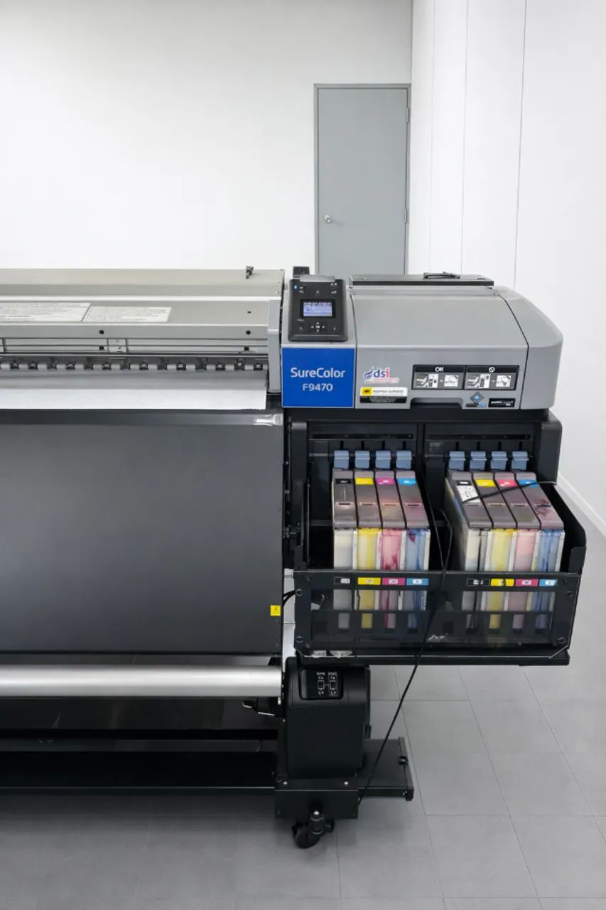 Impressora de Sublimação Epson SureColor F9470 | CMY + HDK | Produção Contínua - Foto 3
