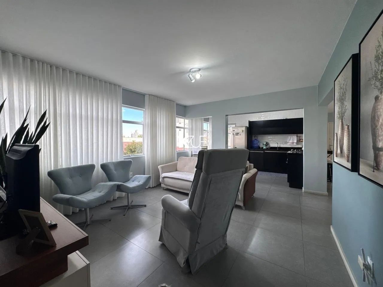 Apartamento à venda no bairro Coqueiros em Florianópolis