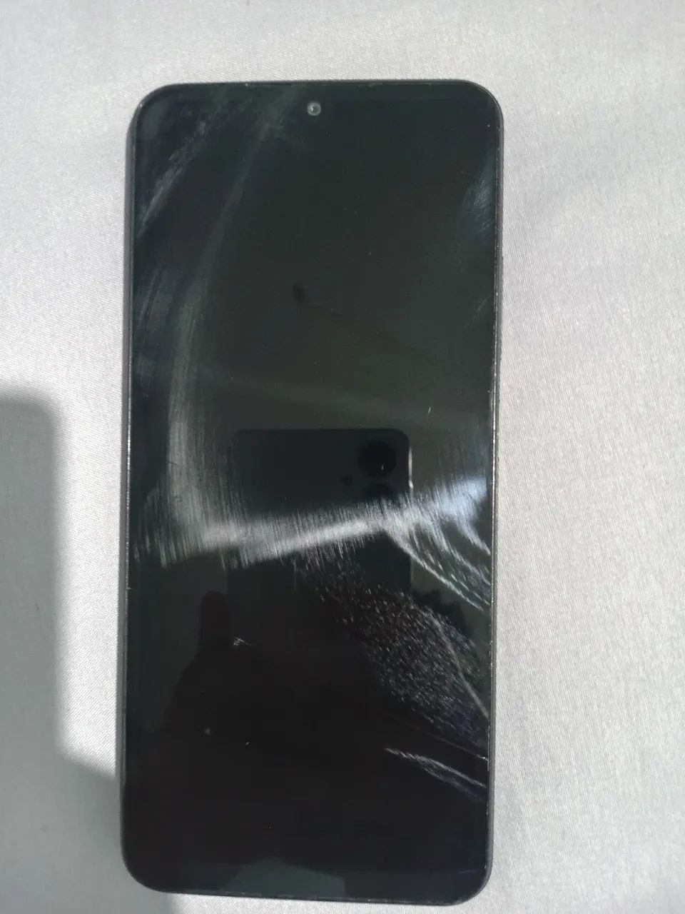 Vende celular  A 5   menus de 1 ano de uso