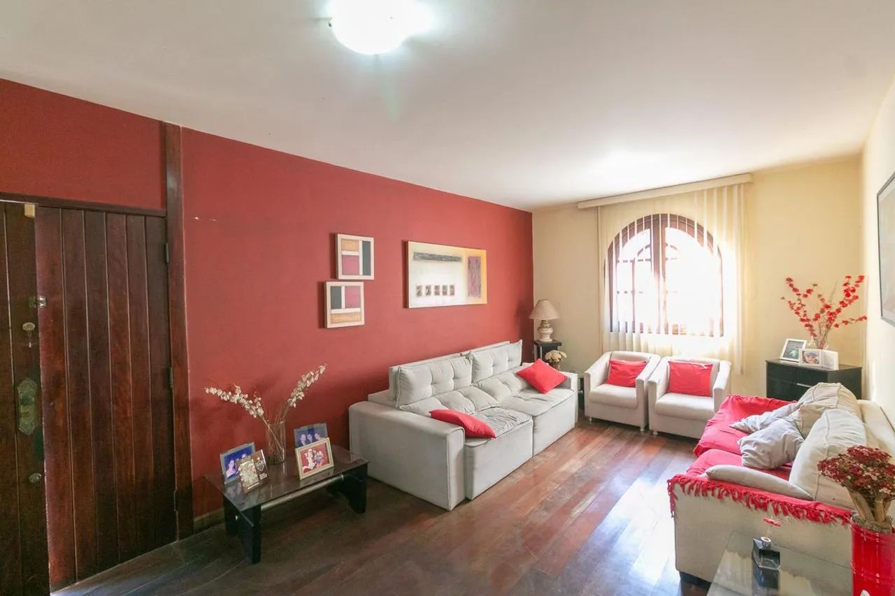 Casa à Venda - Ouro Preto, 5 Quartos, 285 m2