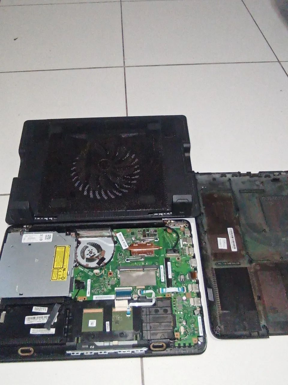 Notebook Defeito mais Base cooler funcionando  - Foto 2