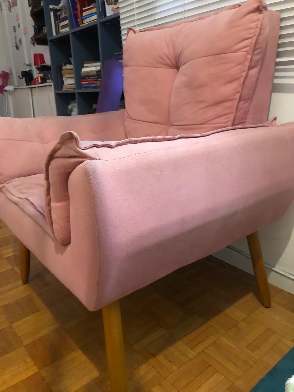 Poltrona rosa pé palito - Foto 3