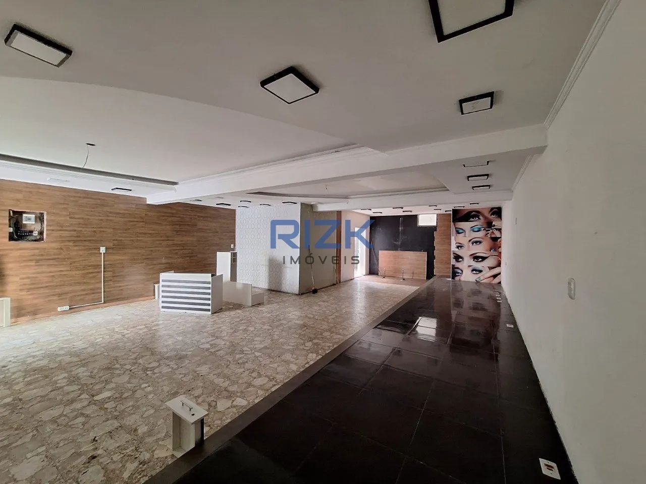 Casa comercial localizado em área nobre